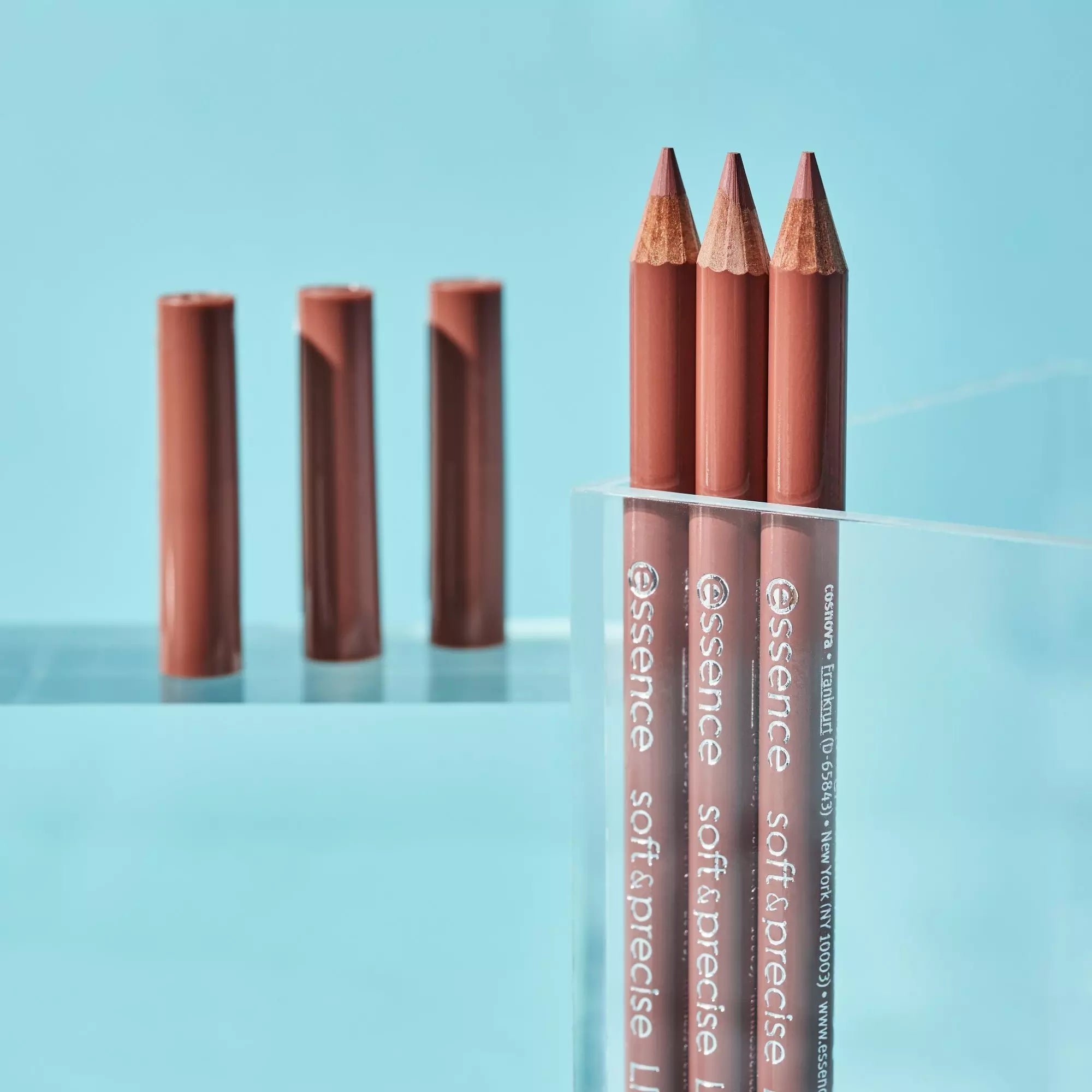 ESSENCE SOFT & PRECISE LIP PENCIL